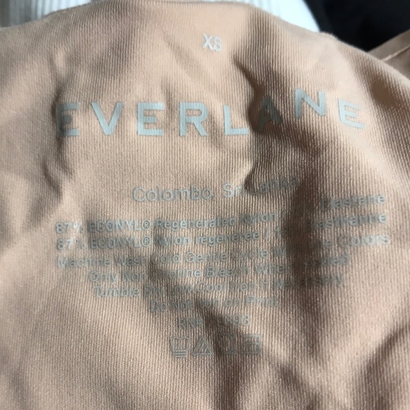 Everlane The Invisible Bra Renew Light Tan XS NWT Seamless Cups Smoothing - Picture 6 of 7